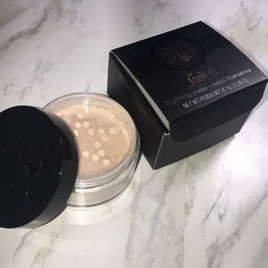 Discontinued BNIB Kat Von D brightening powder
